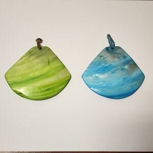 2 Seashell pendants blue and green jb